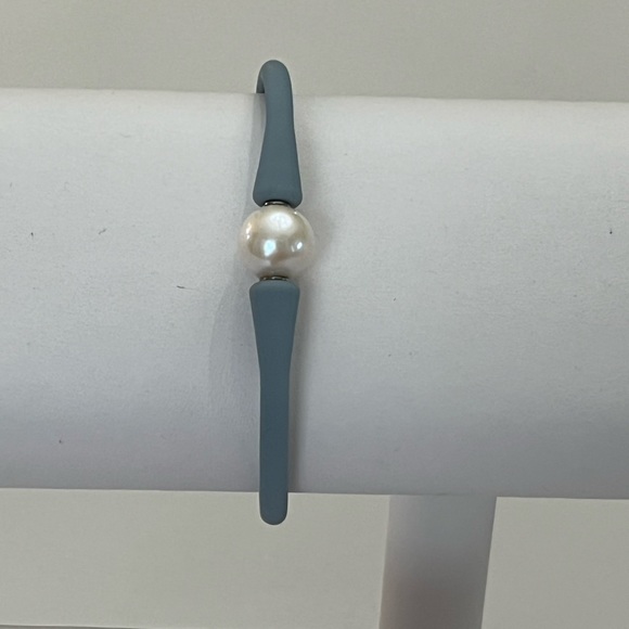 FRESH WATER PEARL BRACELET | Silicone | NEW! - Picture 10 of 14